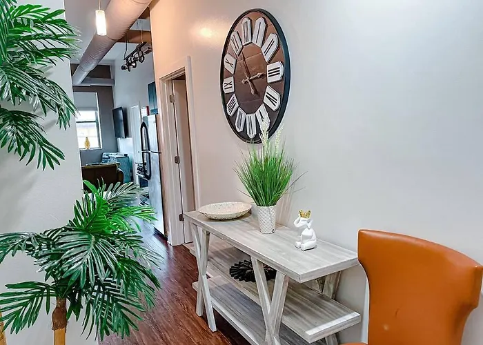 Spacious 420-friendly 2br Retreat Near Mccormick Place, Grant Park And Soldier Field *