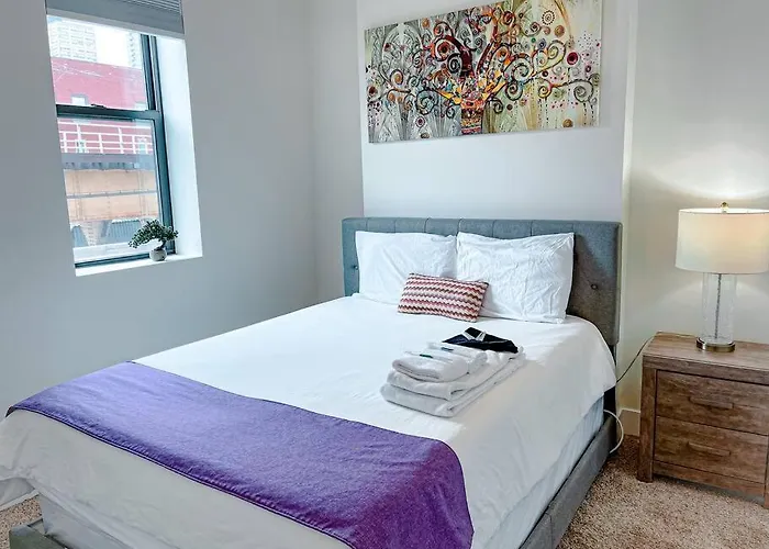Spacious 420-friendly 2br Retreat Near Mccormick Place, Grant Park And Soldier Field Apartment *