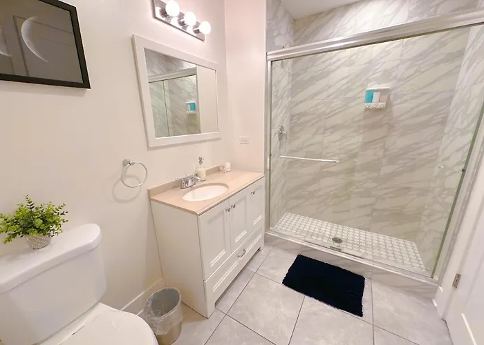 Spacious 420-friendly 2br Retreat Near Mccormick Place, Grant Park And Soldier Field Apartment
